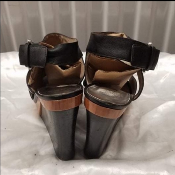 MICHEAL KORS PLATFORM SANDALS - Picture 3 of 11